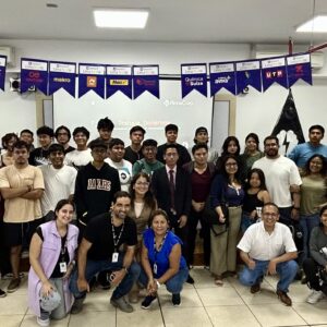Creatividad e innovación con Apple para IDAT: una jornada llena de aprendizaje en la Feria Creativa IDAT